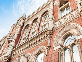 Счета, платежи и переводы украинцев собираются ограничить. О чем проект закона о реестре дропов